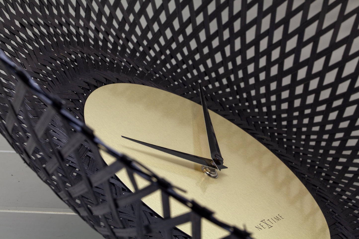 Wandklok 60cm-Silent-Bruin/Zwart-Bamboe-NeXtime 'Vortex'