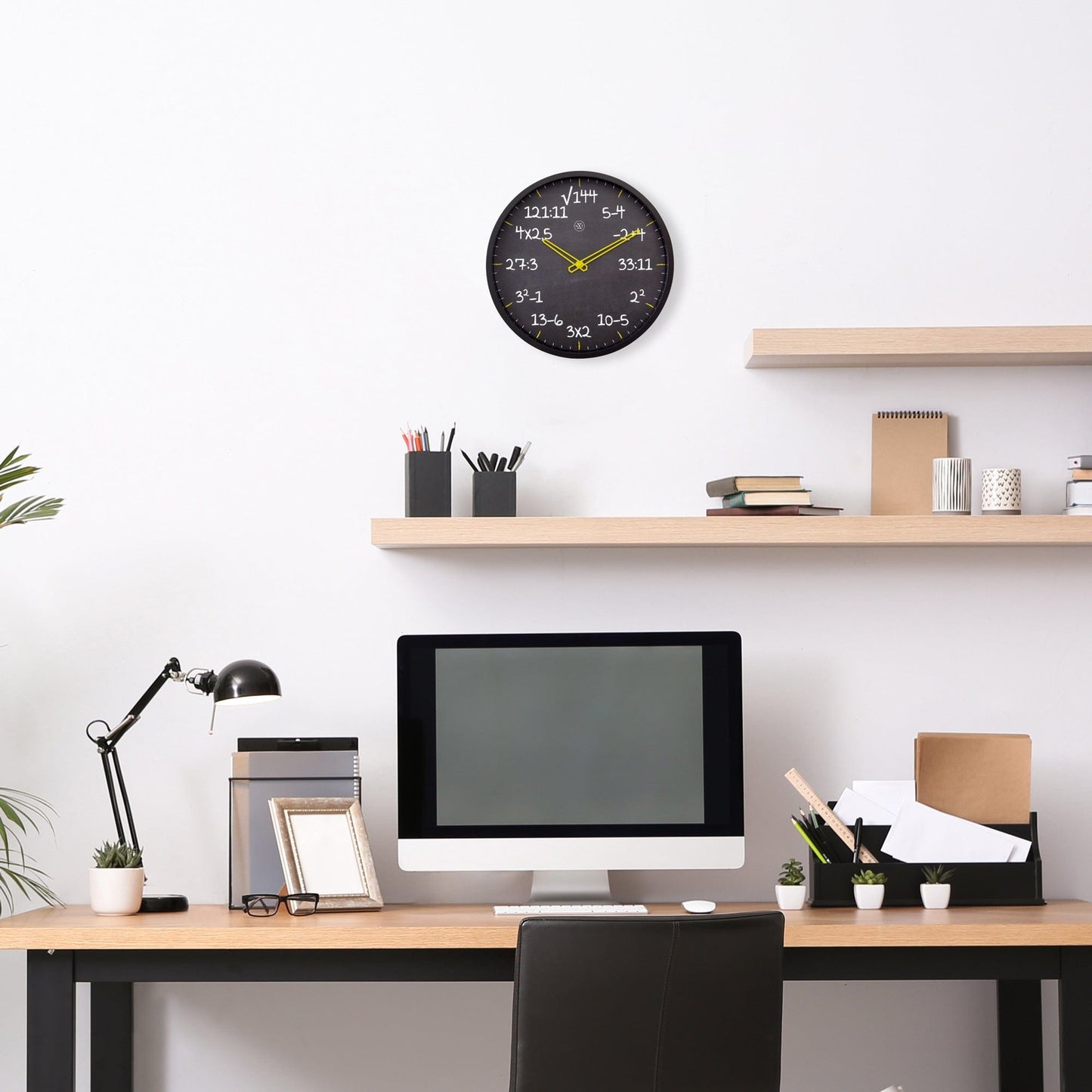 Wandklok 30cm - Stil - Kunststof - "Wiskunde"