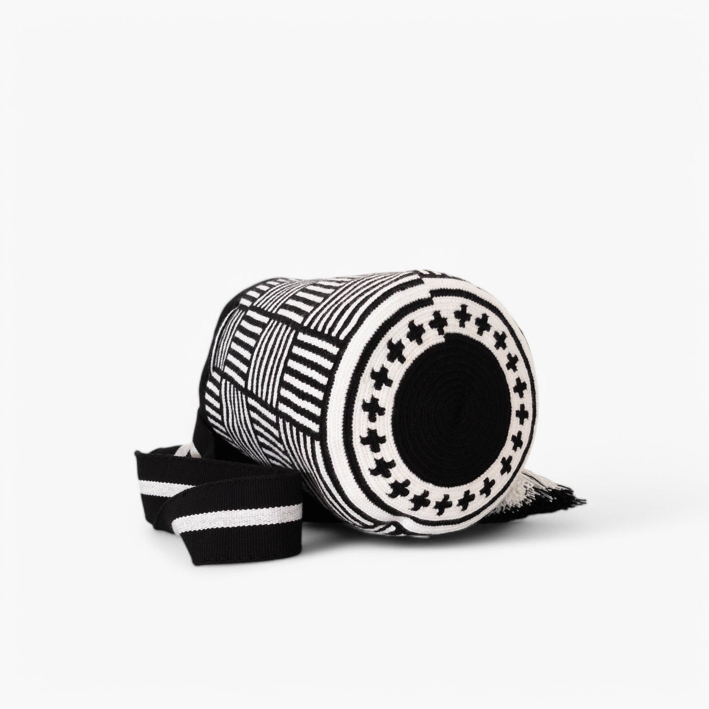 Geometrik çapraz askılı çanta L | Siyah