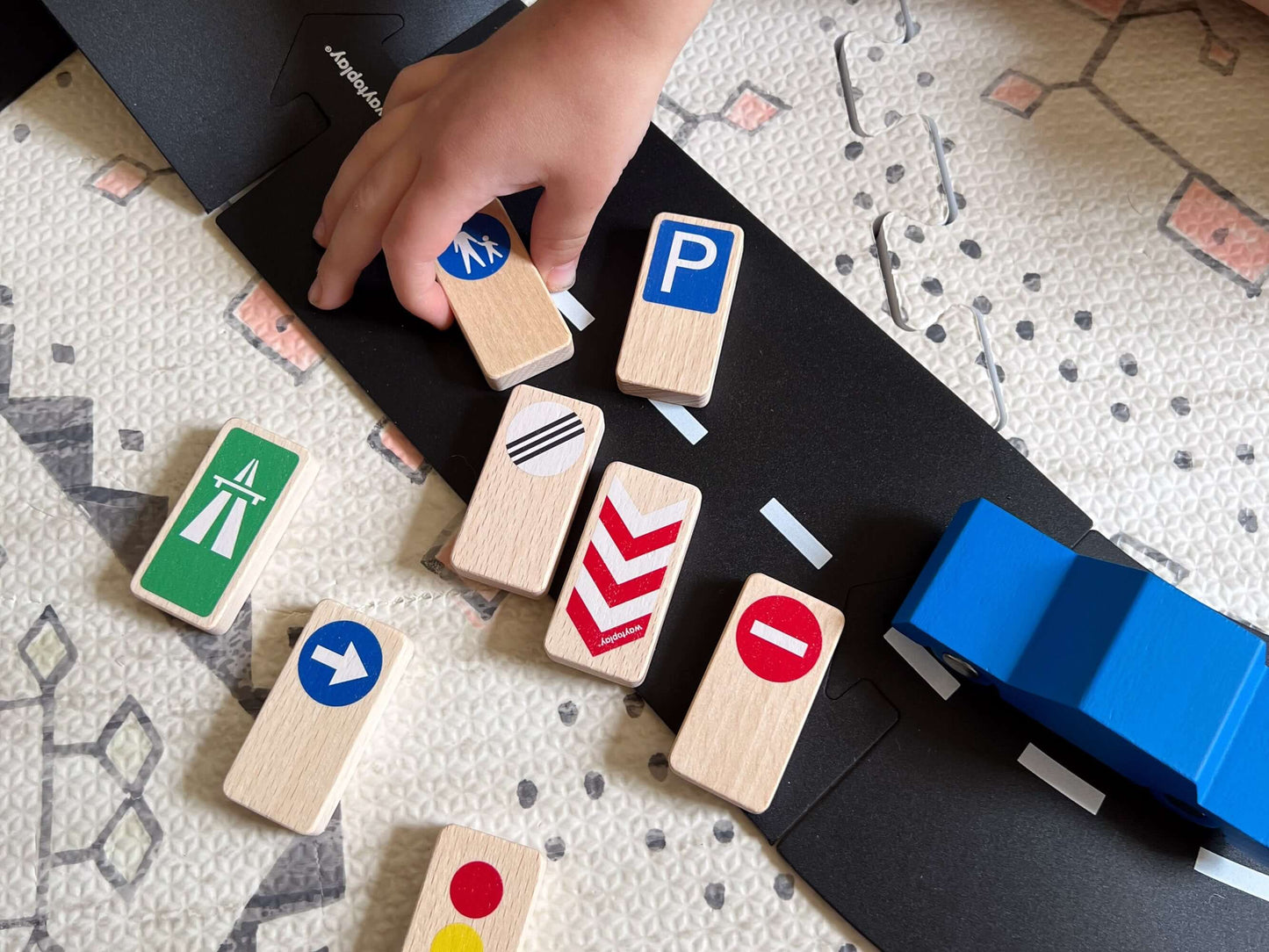 This fantastic set includes 8 wooden traffic signs that are the perfect addition to your child’s flexible toy road.With these signs, your child can learn about traffic while having fun and engaging in imaginative play. But that’s not all! Roadblocks also