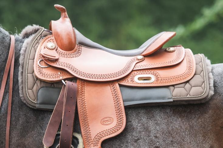 Mattes westernpad met 3 zakken