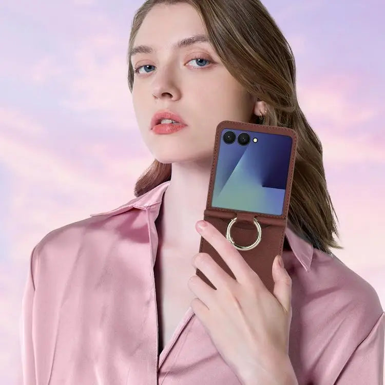 Voor Samsung Galaxy Z Flip7 5G Cross Texture Ring Design Kaartsleuf Leren Telefoonhoesje (Bruin)