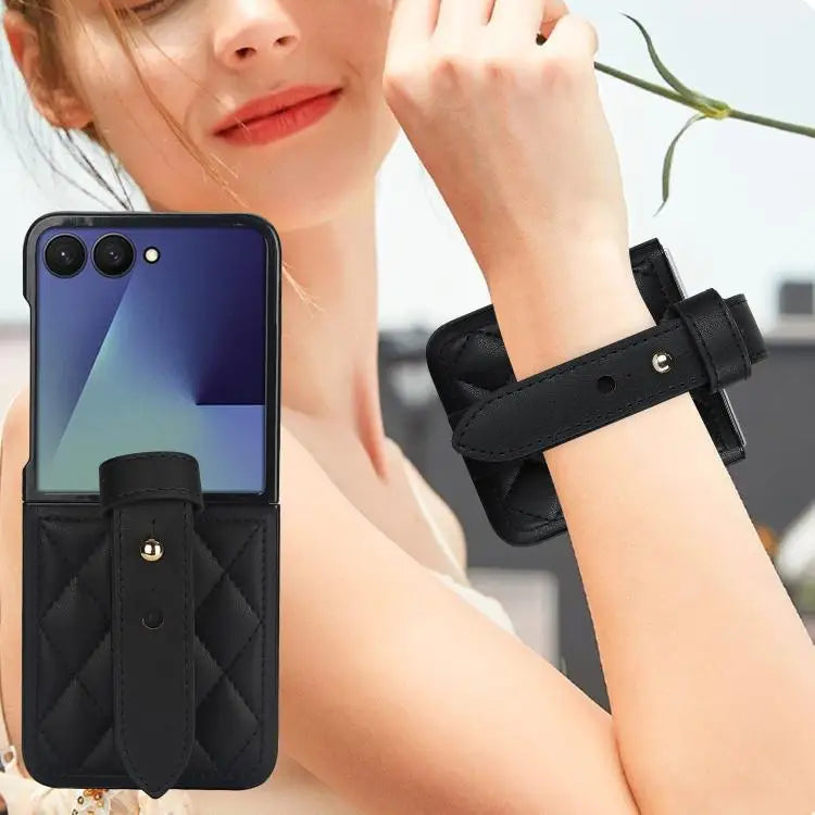 Voor Samsung Galaxy Z Flip7 5G Rhombic Texture Wristband PU-telefoonhoesje (zwart)