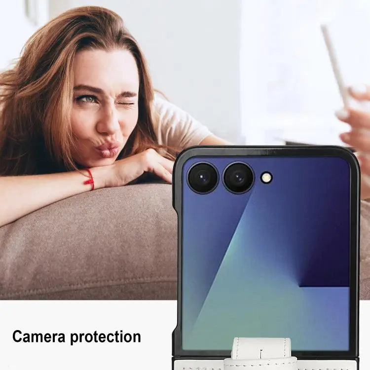 Voor Samsung Galaxy Z Flip7 5G Rhombic Texture Wristband PU-telefoonhoesje (wit)