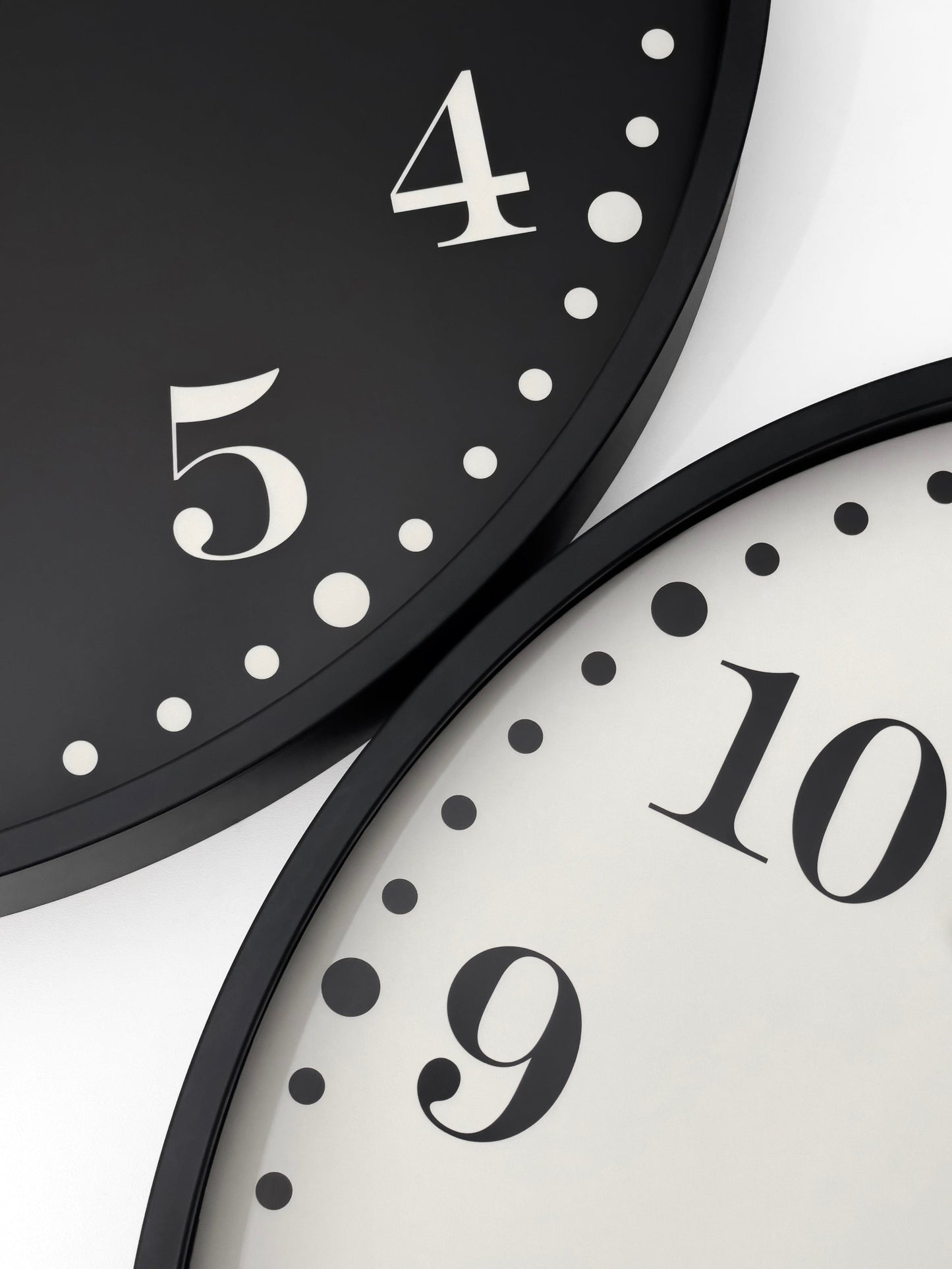 Wandklok 50cm-Silent-Zwart/Wit-Kunststof-NeXtime 'Dickens Large'