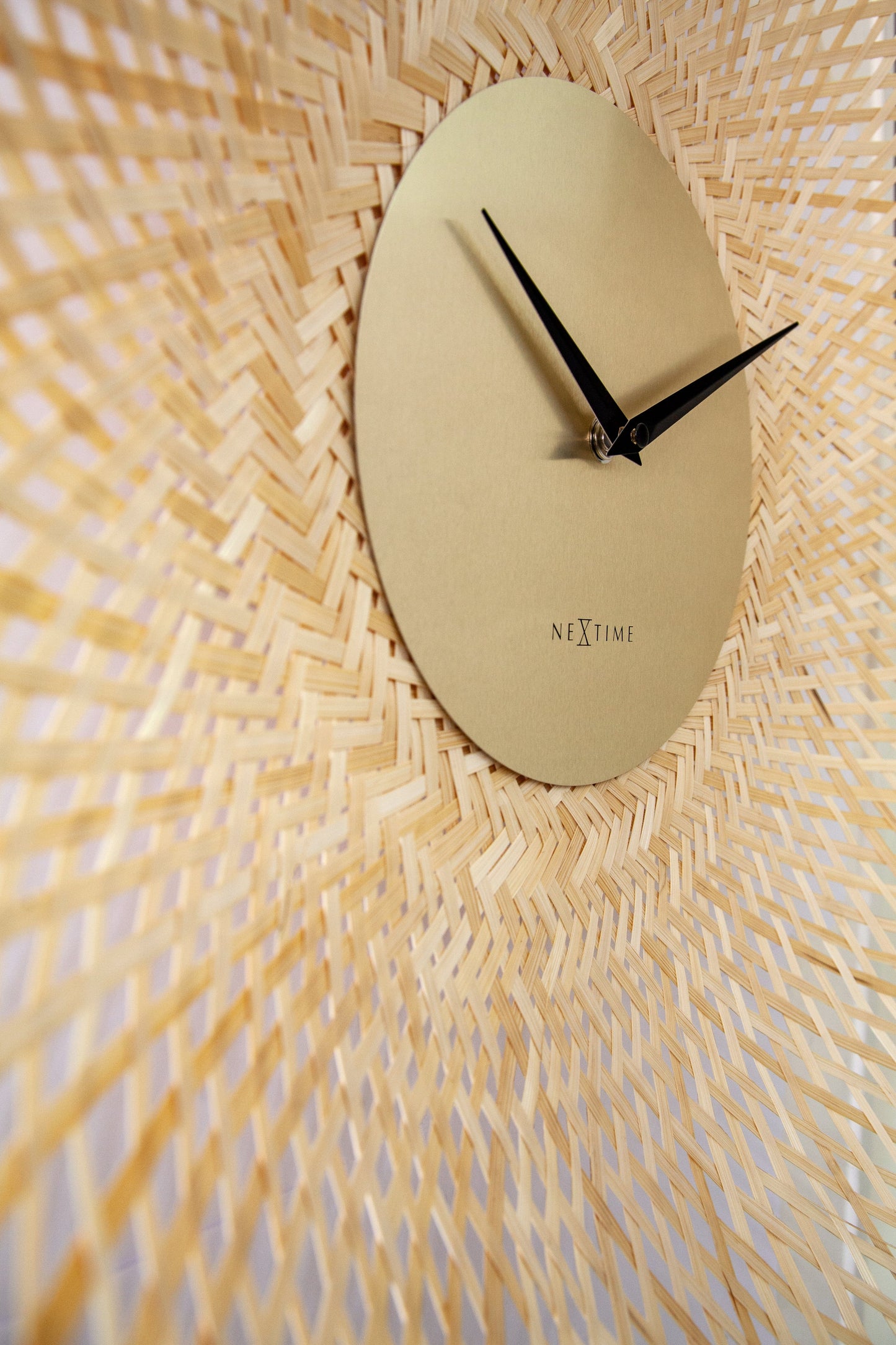 Wandklok 60cm-Silent-Bruin/Zwart-Bamboe-NeXtime 'Vortex'