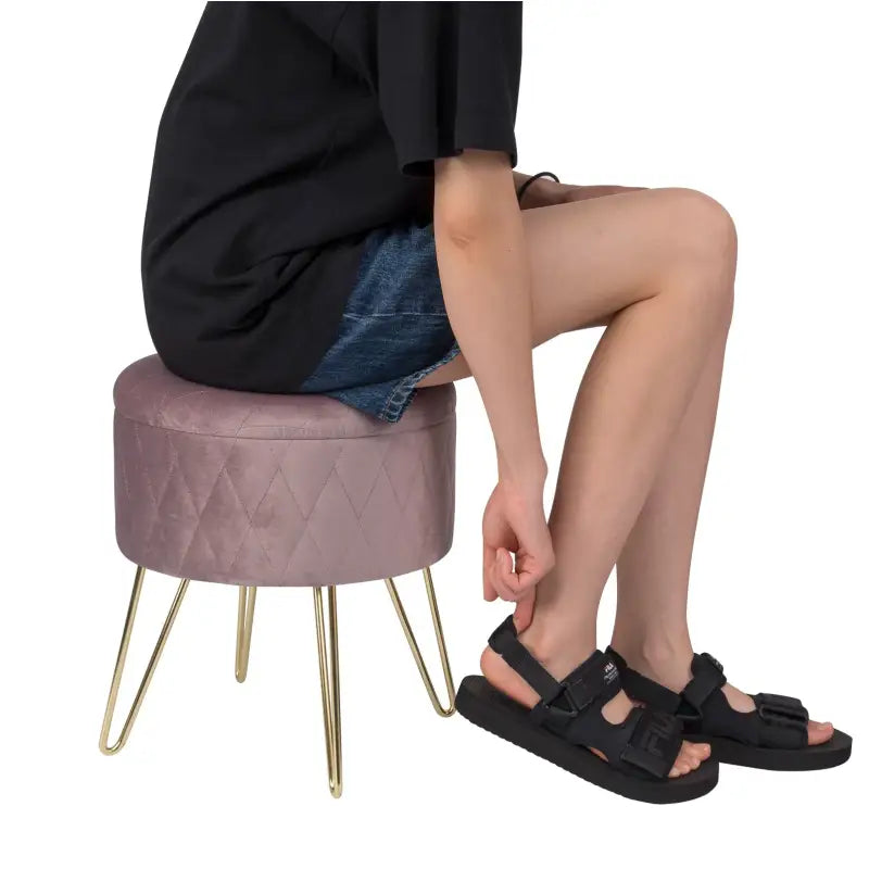 BukkitBow – Fluwelen Poef met Opbergruimte – Met Gouden Onderstel – 31,5x31,5x36 cm – Stabiel en Comfortabel