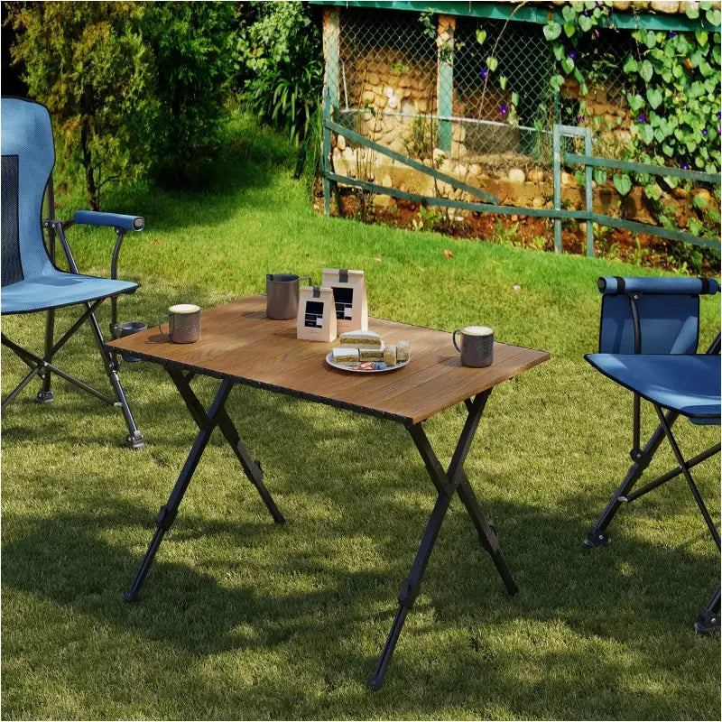 BukkitBow - Opvouwbare Campingtafel - Aluminium en Kunststof - Verstelbare Hoogte - 50 kg Draagvermogen - Houtlook