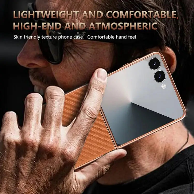 Voor Samsung Galaxy Z Flip7 5G AZNS gegalvaniseerde rand koolstofvezel textuur telefoonhoesje (groen)