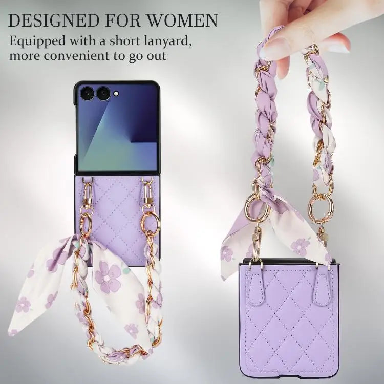 Voor Samsung Galaxy Z Flip7 5G Rhombic leren telefoonhoesje met sjaal/armband (paars)