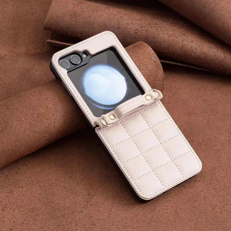 Voor Samsung Galaxy Z Flip7 Vierkant Crossbody Lanyard Leren Telefoonhoesje (Beige)