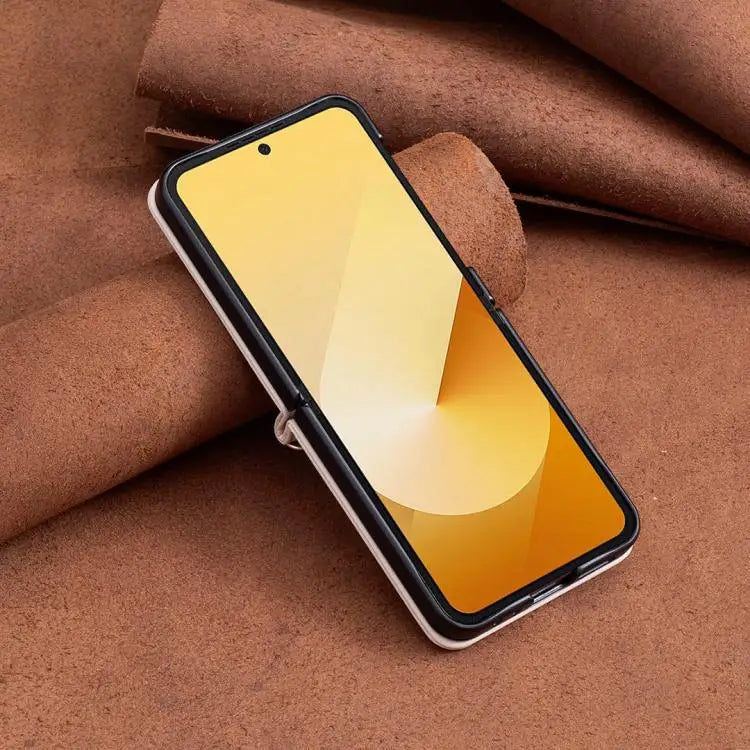 Voor Samsung Galaxy Z Flip7 Vierkant Crossbody Lanyard Leren Telefoonhoesje (Beige)