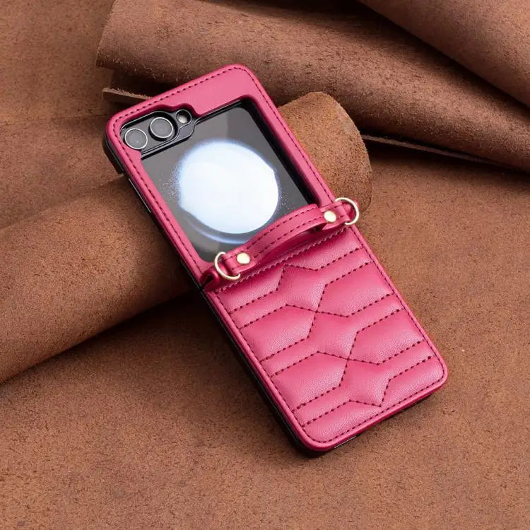 Voor Samsung Galaxy Z Flip7 V-vormig crossbody lanyard leren telefoonhoesje (rozerood)